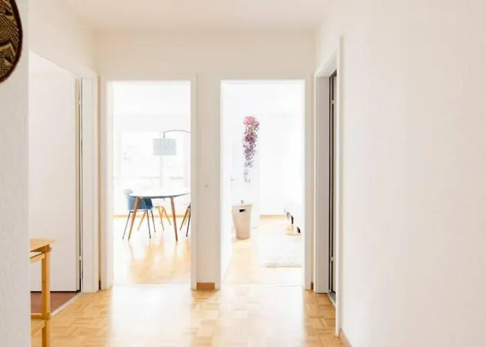 Lägenhet Spacious 52 Sqm Cozy Flat - Free Parking - 10 Min To Old Town *